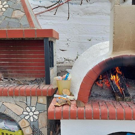 Dora'S House Comfortable Apartment With A Yard And View Pyrgadikia Esterno foto