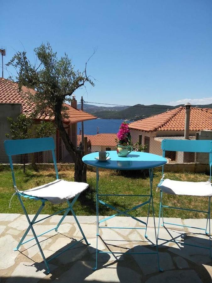 Dora'S House Comfortable Apartment With A Yard And View Pyrgadikia Esterno foto